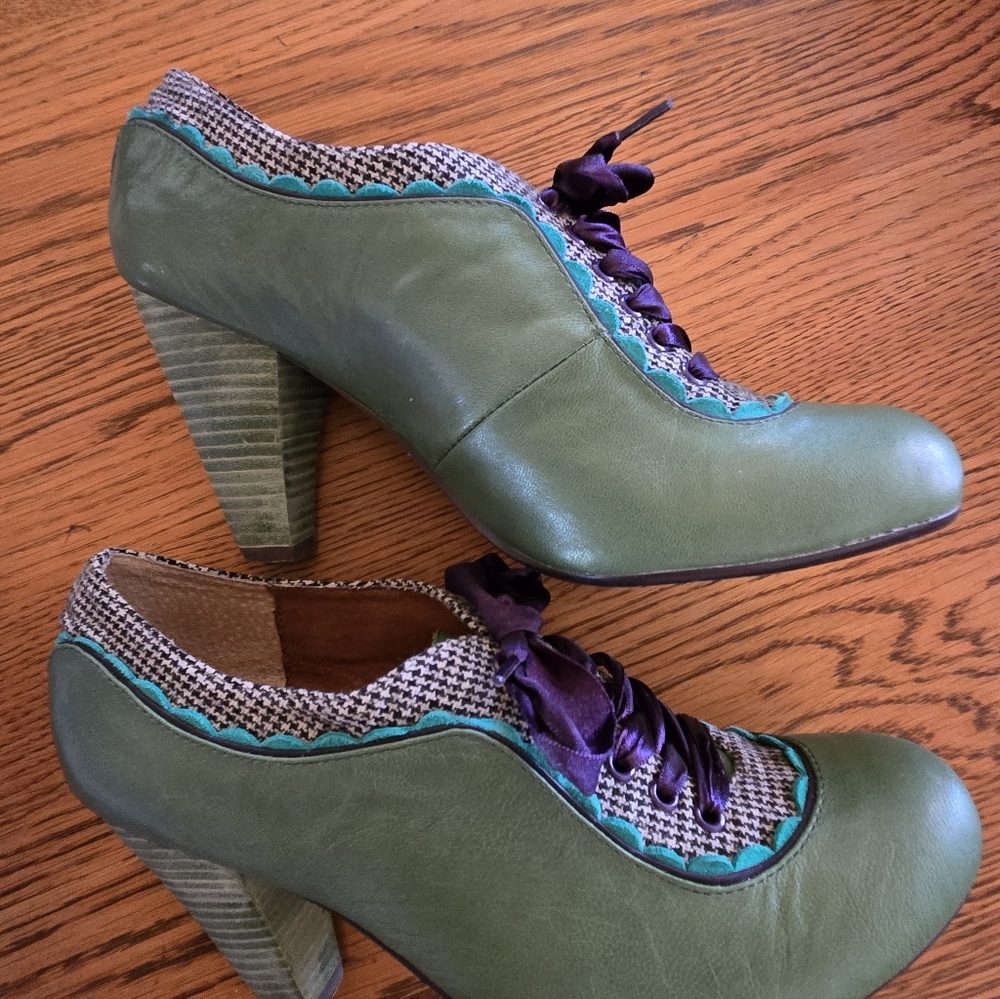 Poetic License Shoes. Size 8/ 39 Emerald Green - Picture 11 of 16